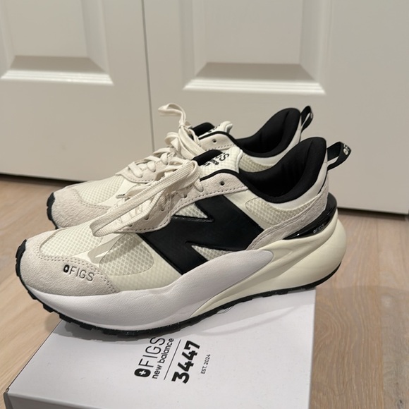 Unisex FIGS x New Balance 3447 sneakers SOLD OUT ONLINE!! - Picture 4 of 9
